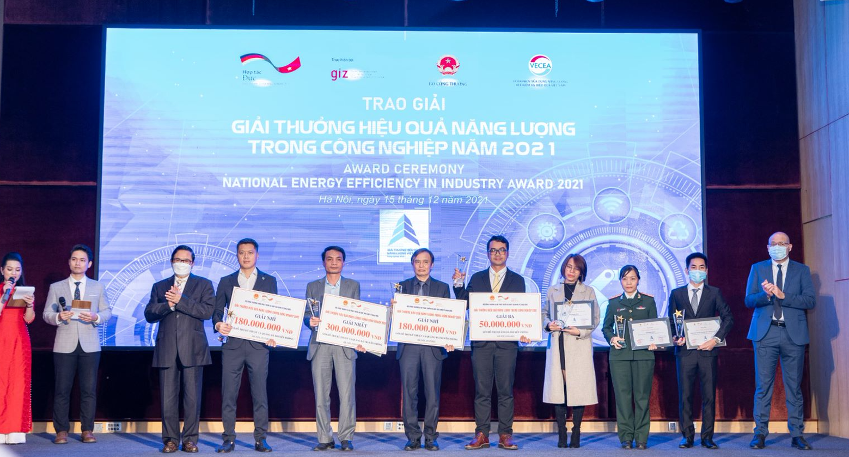 Winning enterprises received Energy Efficiency Award in Industry 2021. Source: GIZ Viet Nam