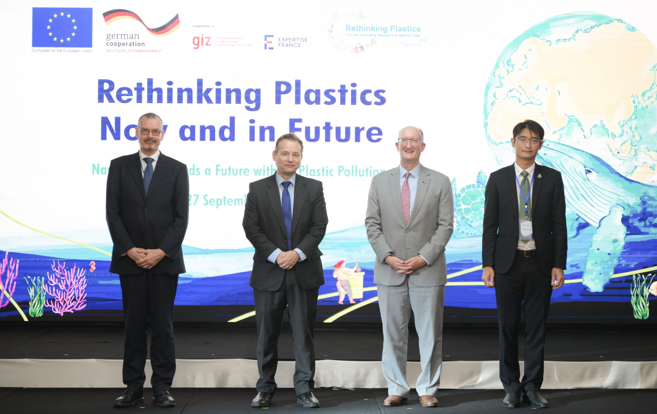 Mr. Rémi Lambert, H.E. Mr. Georg Schmidt, H.E. David Daly, Dr. Pinsak Suraswadi (from left to right) at the closing conference [GIZ / Rethinking Plastics]